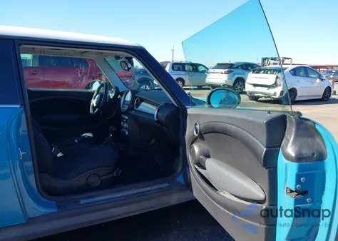 2008 Mini Cooper z USA, uszkodzony, nr VIN WMWMF33548TT61425